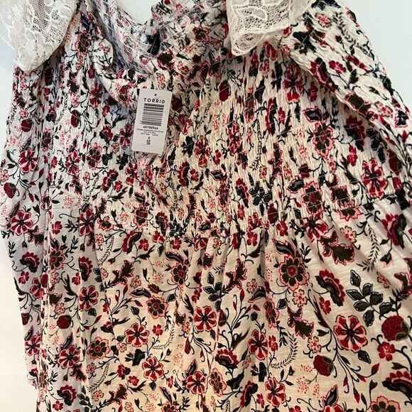 Torrid Blouse  - Picture 3 of 5